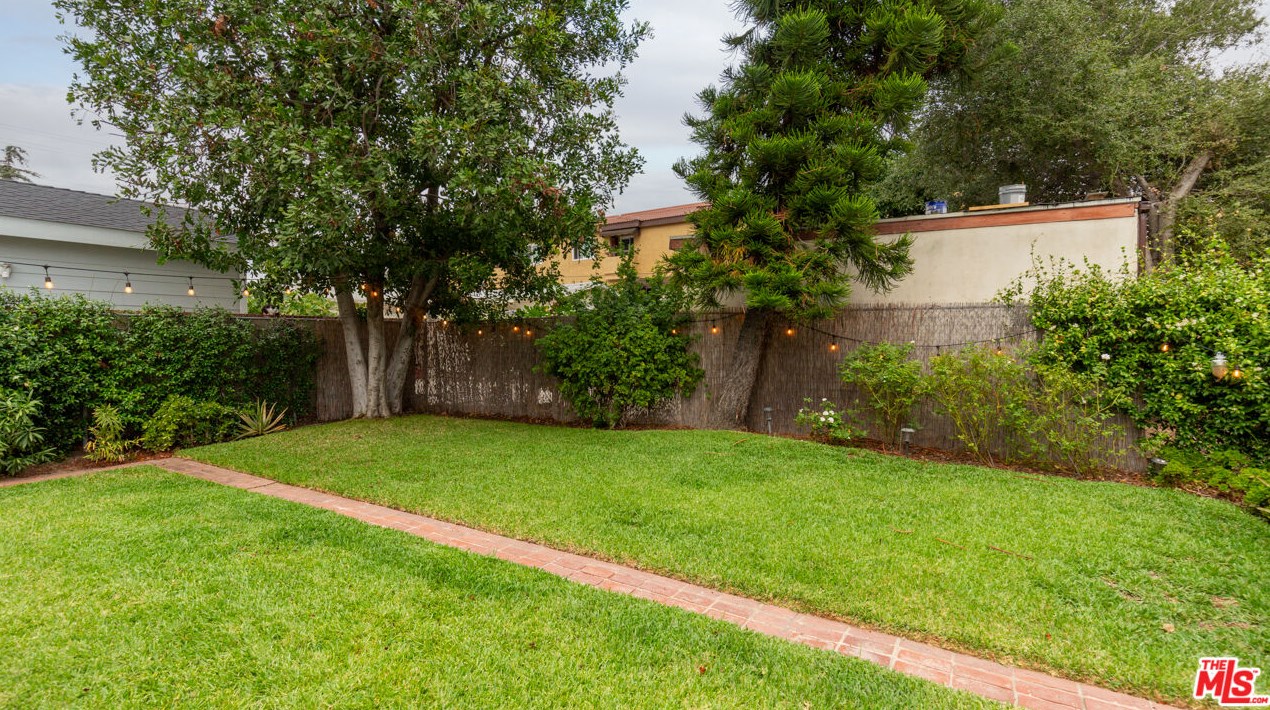 708 Cedar St, Glendale CA  91205-1807 exterior