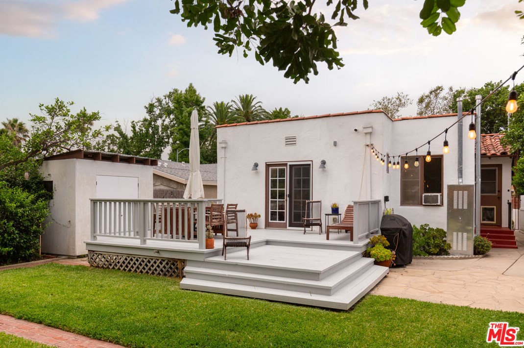 708 Cedar St, Glendale CA  91205-1807 exterior