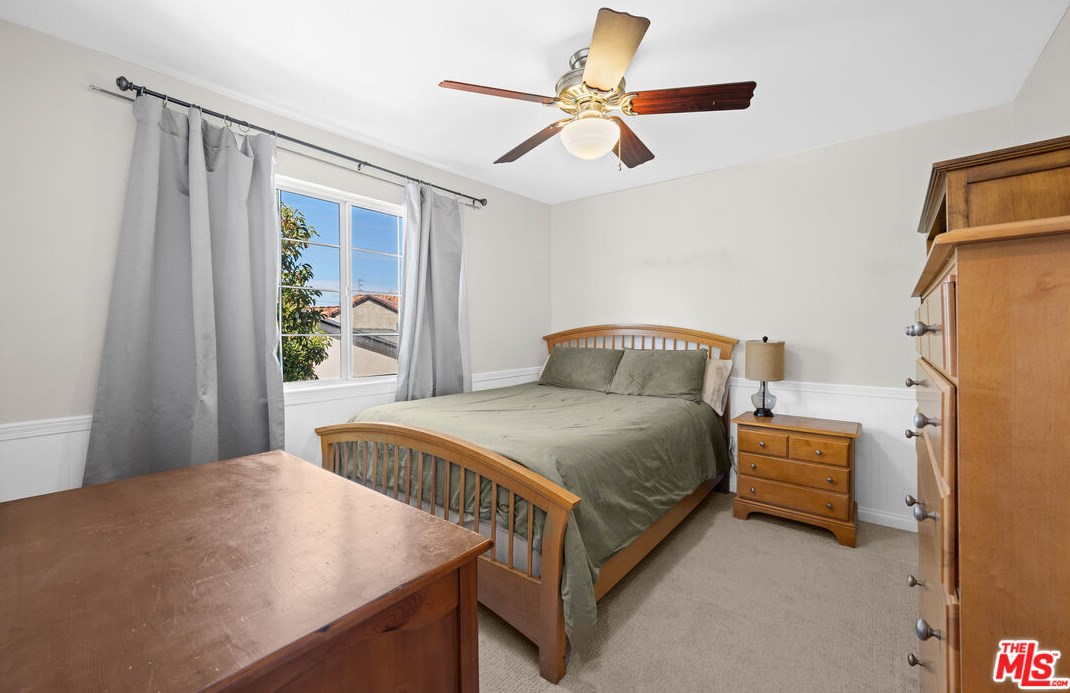 27533 Kenfel Dr, Santa Clarita CA  91350-1746 exterior