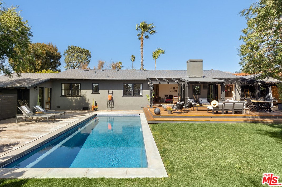 10684 Cranks Rd, Los Angeles, CA 90230-5429