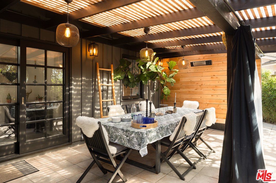 10684 Cranks Rd, Los Angeles CA  90230-5429 exterior