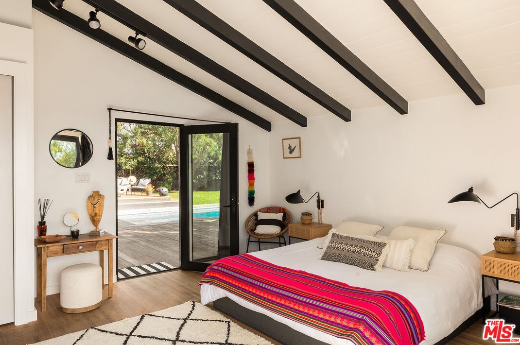 10684 Cranks Rd, Los Angeles CA  90230-5429 exterior