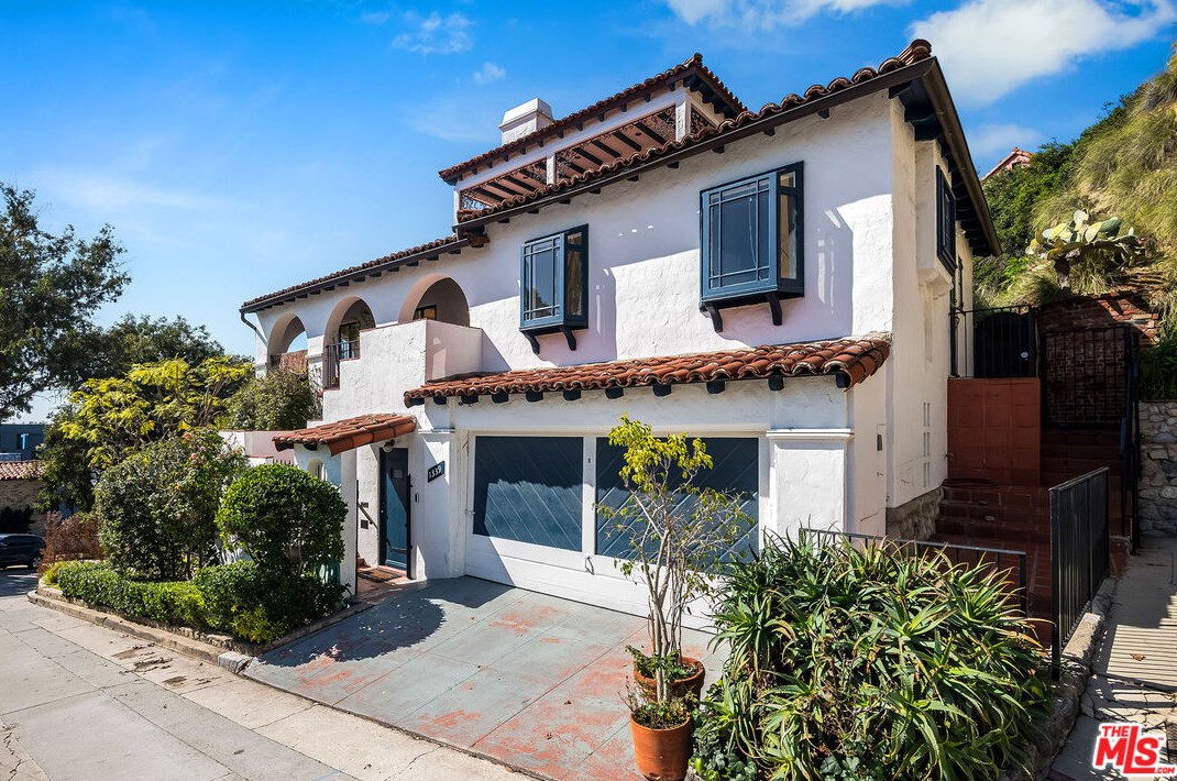 1339 Miller Dr, Los Angeles, CA 90069-1419