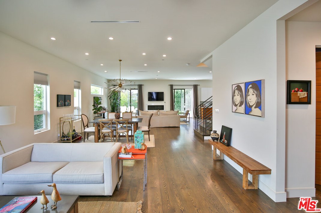 5669 78th St, Los Angeles, CA 90045-1718