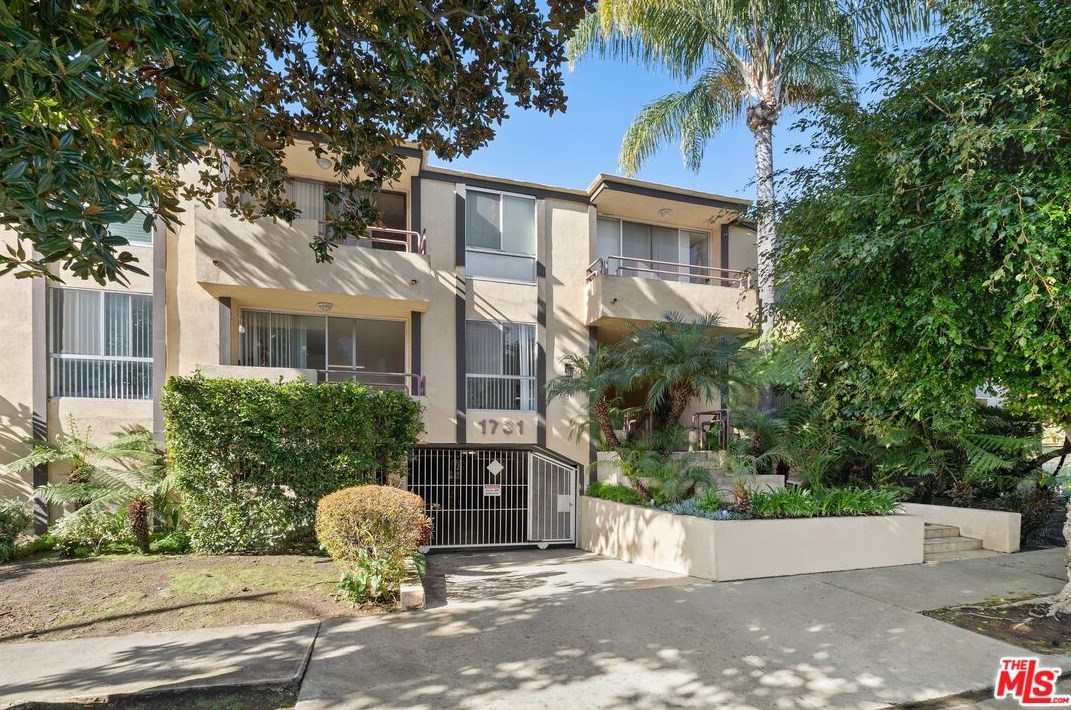 1731 Colby Ave, Los Angeles CA  90025-6733 exterior