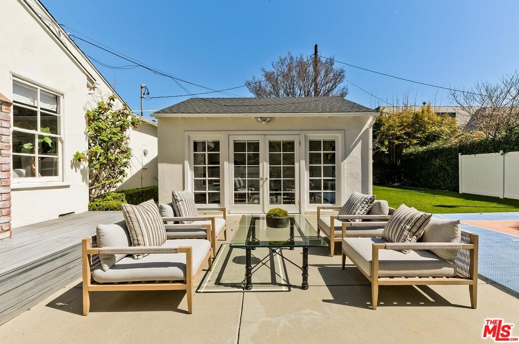 11366 Farlin St, Los Angeles CA  90049-3014 exterior