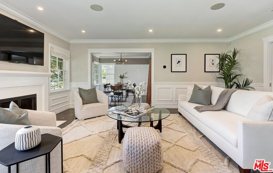 11366 Farlin St, Los Angeles CA  90049-3014 exterior