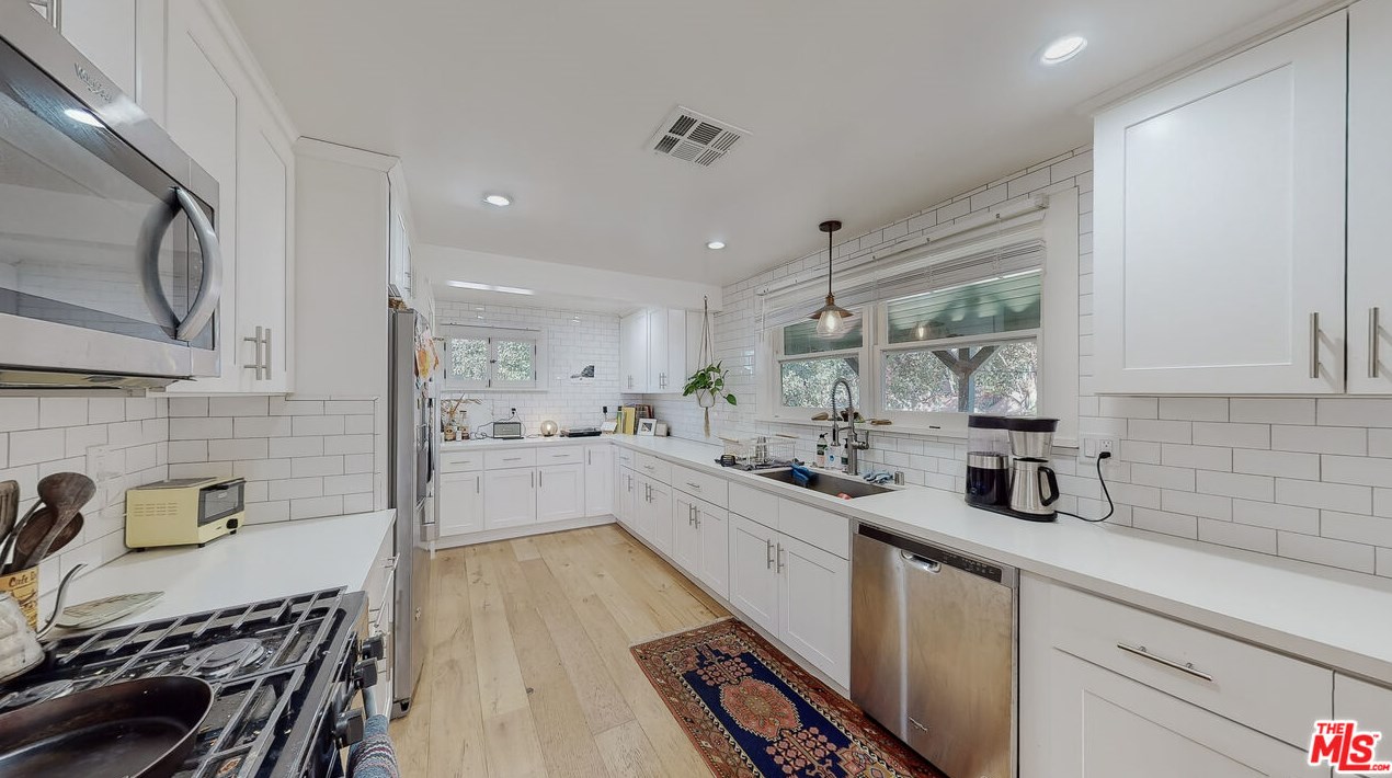 6538 Meridian St, Los Angeles CA  90042-2939 exterior