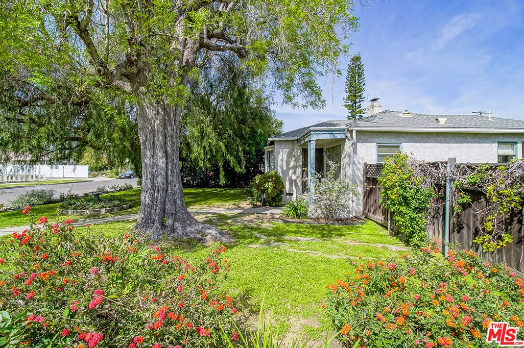 6200 Camellia Ave, North Hollywood, CA 91606