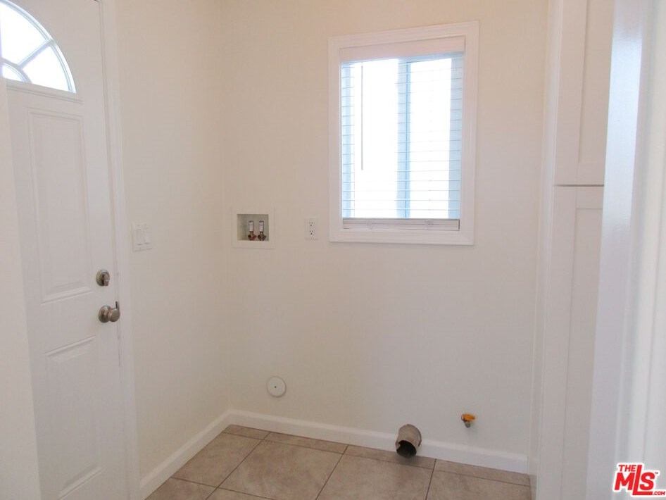 751 111th St, Los Angeles CA  90044-4234 exterior