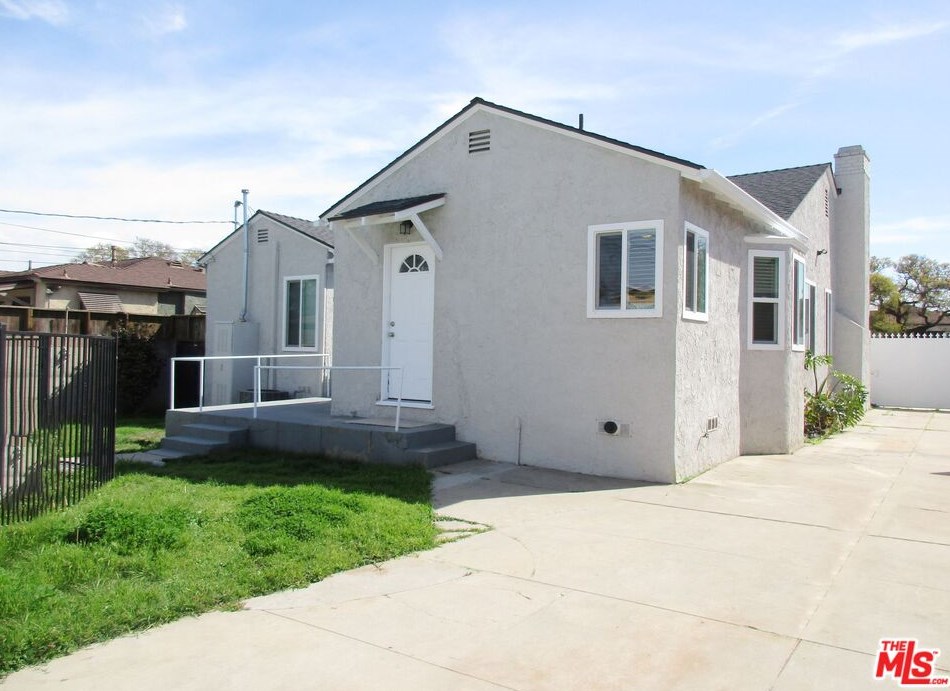 751 111th St, Los Angeles CA  90044-4234 exterior