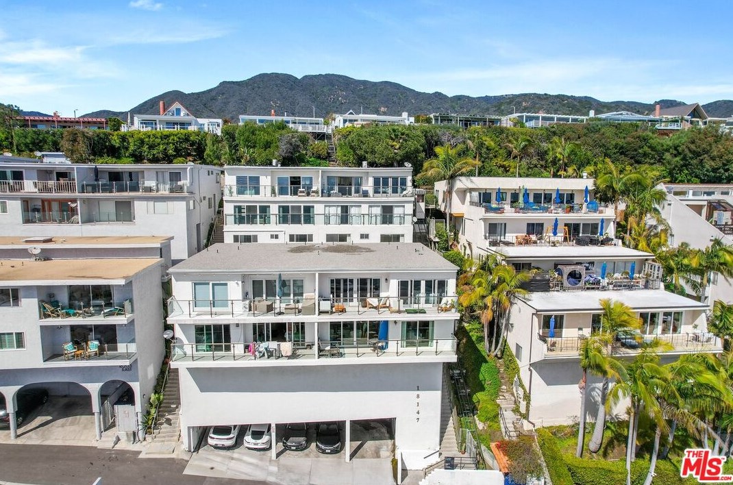 18147 Coastline Dr, Malibu CA  90265-5747 exterior