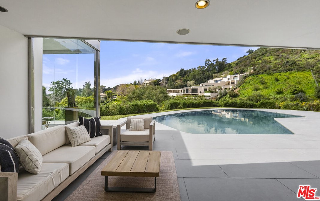 10899 Chalon Rd, Los Angeles CA  90077-3219 exterior