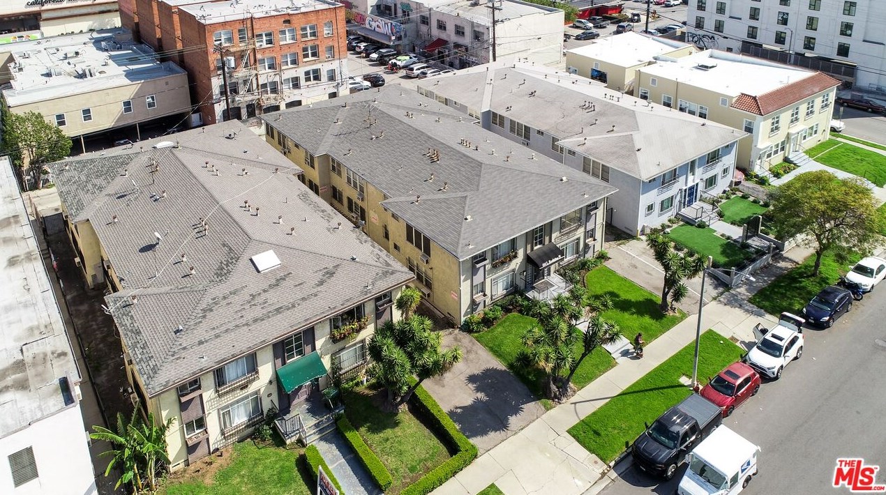 444 Manhattan Pl, Los Angeles, CA 90020-4180