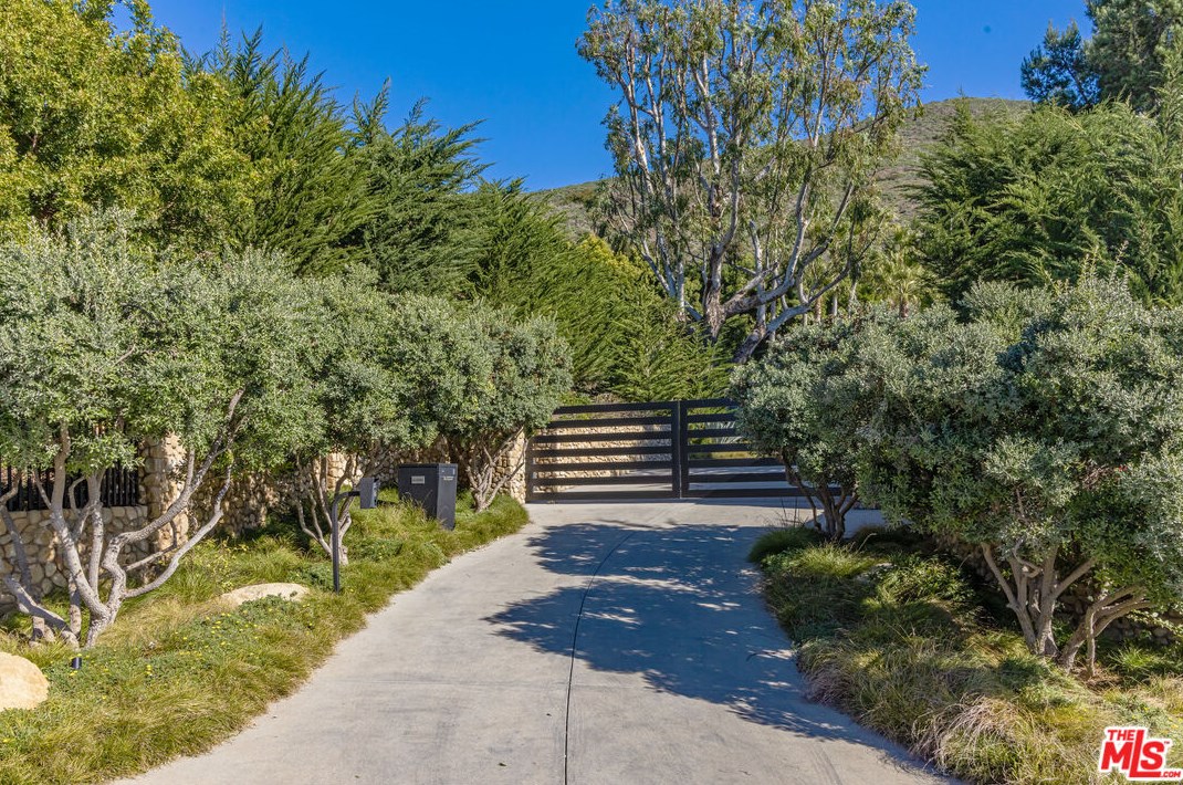 11865 Ellice St, Malibu CA  exterior