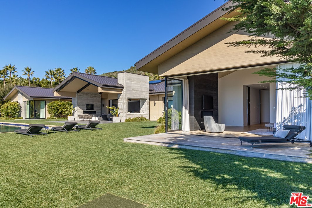 11865 Ellice St, Malibu CA  exterior