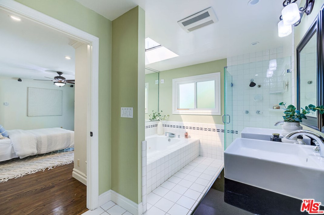 12115 Alberta Dr, Los Angeles CA  90230-5903 exterior