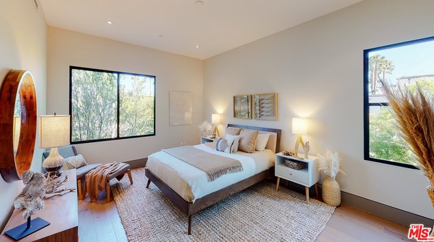 701 Huntley Dr, Los Angeles CA  90069-5008 exterior