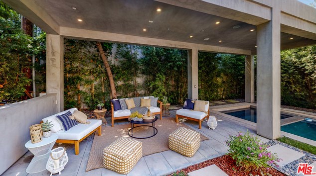 701 Huntley Dr, Los Angeles CA  90069-5008 exterior