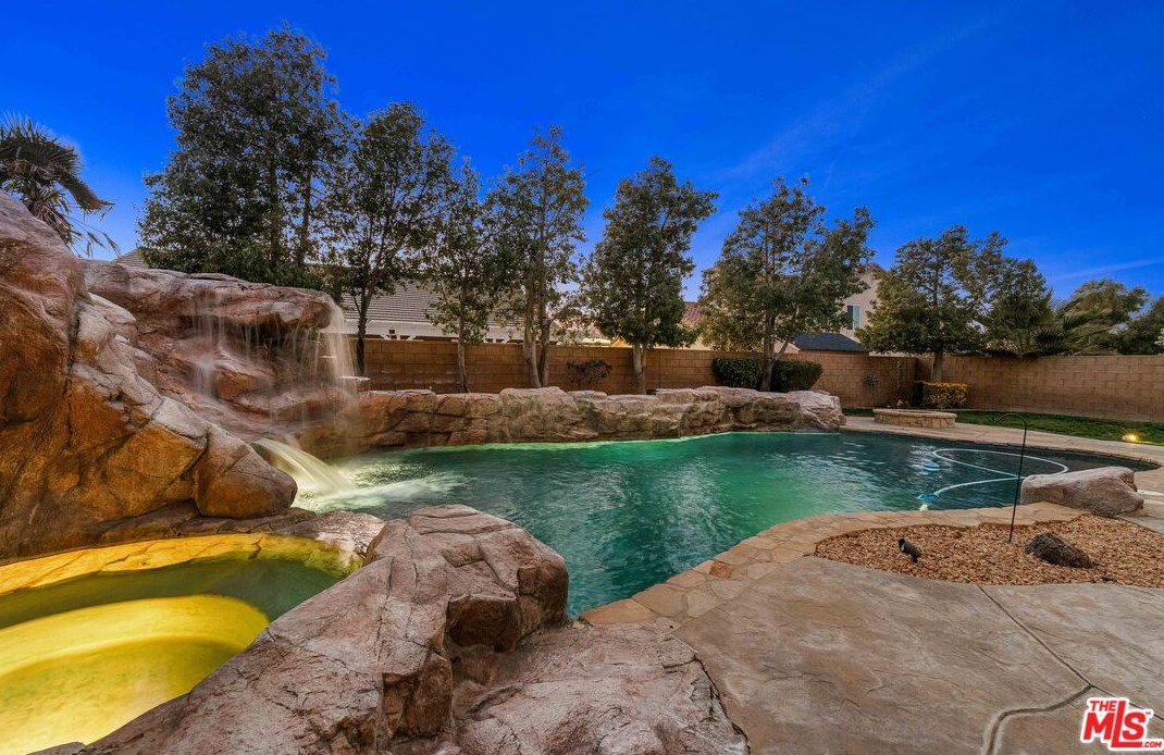 42633 66th St, Lancaster, CA 93536