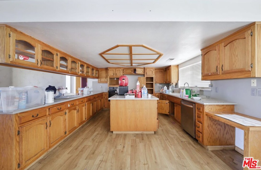 11100 Dee Dee Ct, Bakersfield CA  93312-3204 exterior