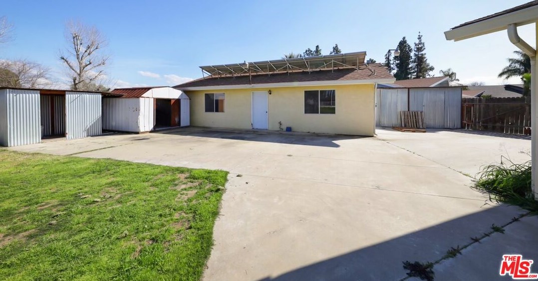 11100 Dee Dee Ct, Bakersfield CA  93312-3204 exterior