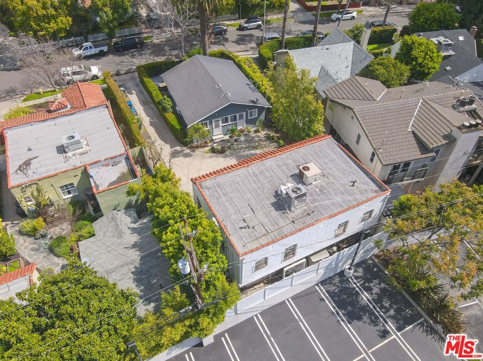 345 Huntley Dr, Los Angeles CA  90048-1918 exterior