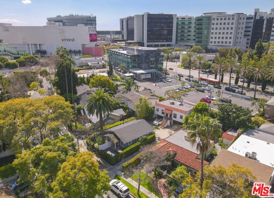 345 Huntley Dr, Los Angeles CA  90048-1918 exterior