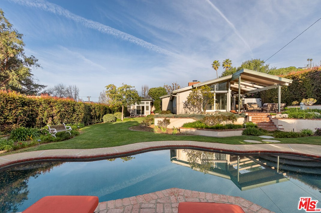 2770 Winrock Ave, Altadena, CA 91001