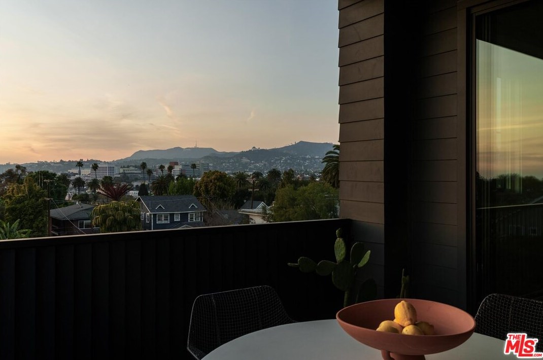 1349 Lucile Ave, Los Angeles CA  90029-1520 exterior