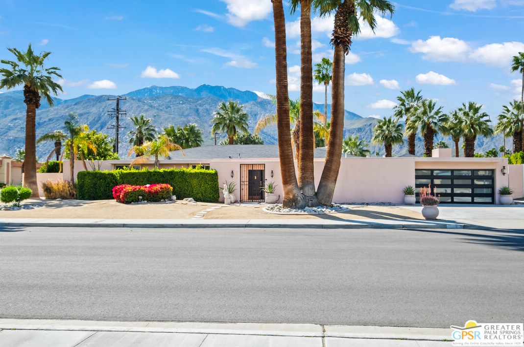 505 Saturmino Dr, Palm Springs, CA 92262-6241