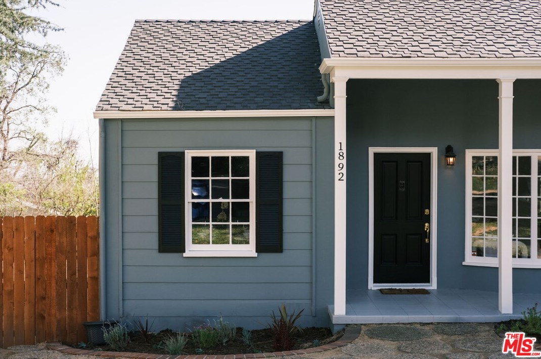 1892 E Altadena Dr, Altadena, CA 91001