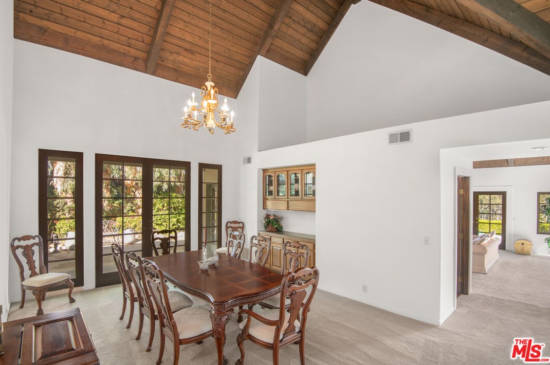 1449 Doral Cir, Thousand Oaks CA 91362-4373 exterior