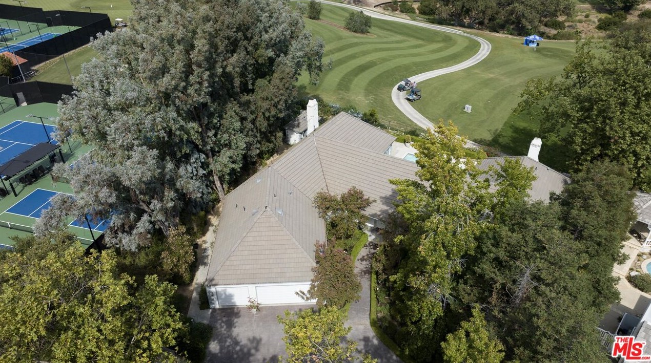 1449 Doral Cir, Thousand Oaks CA 91362-4373 exterior