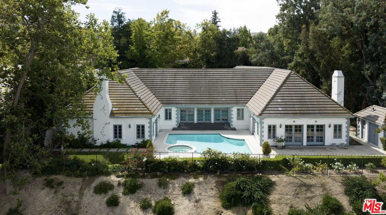 1449 Doral Cir, Thousand Oaks CA 91362-4373 exterior