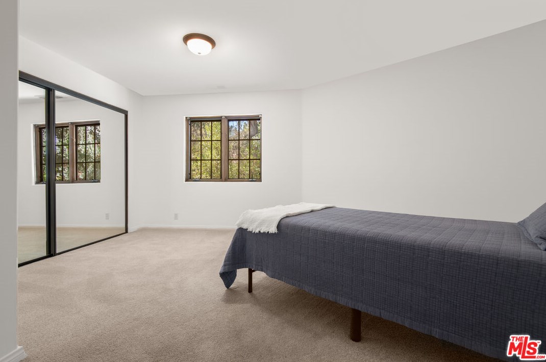 1449 Doral Cir, Thousand Oaks CA 91362-4373 exterior