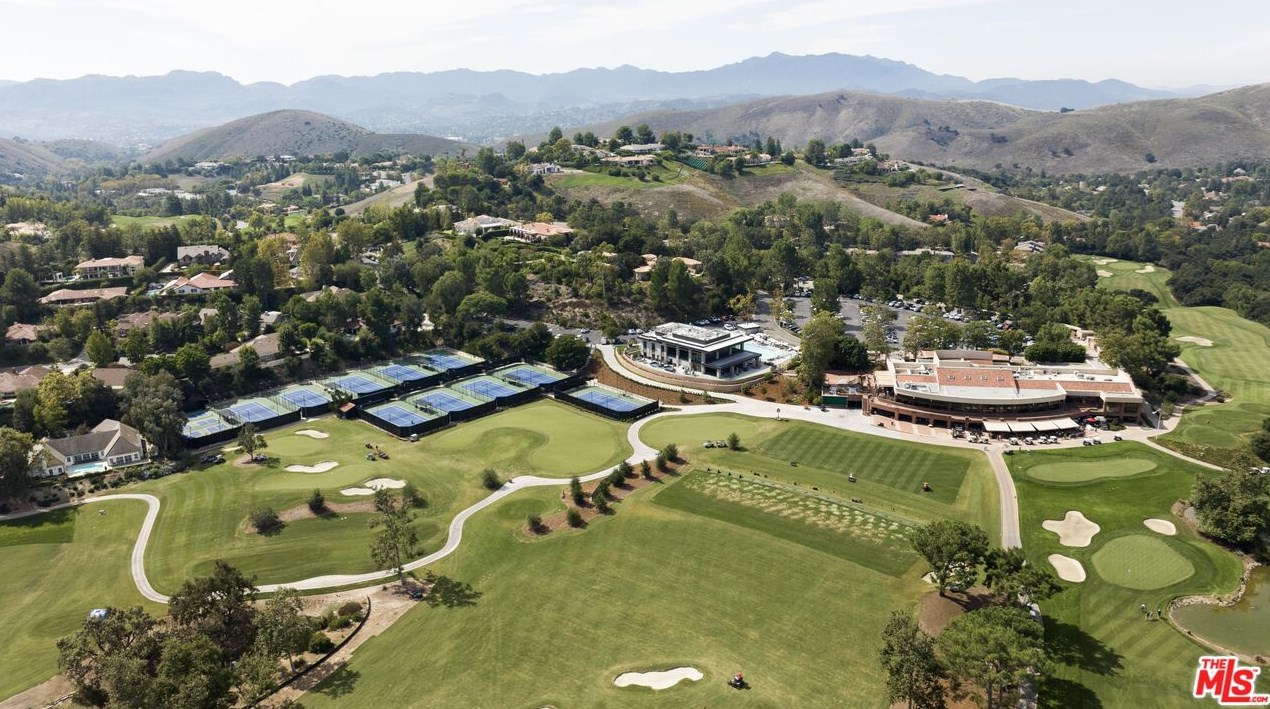 1449 Doral Cir, Thousand Oaks CA 91362-4373 exterior