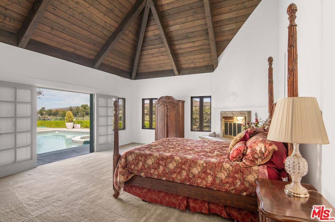 1449 Doral Cir, Thousand Oaks CA 91362-4373 exterior