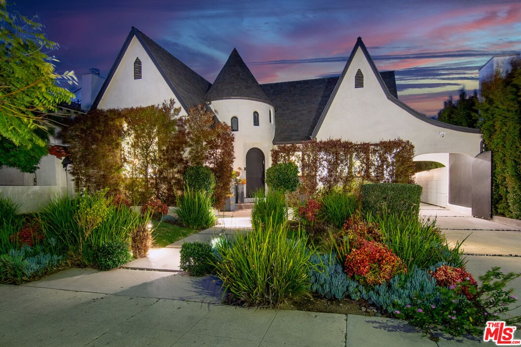 6377 Lindenhurst Ave, Los Angeles CA  90048-4729 exterior