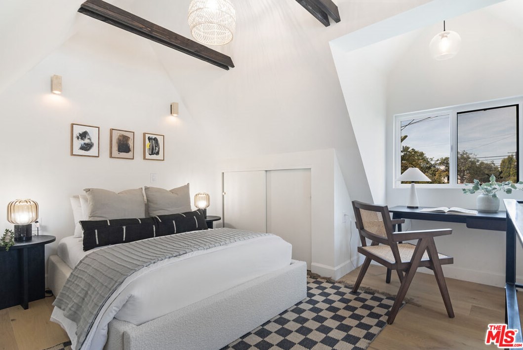 6377 Lindenhurst Ave, Los Angeles CA  90048-4729 exterior