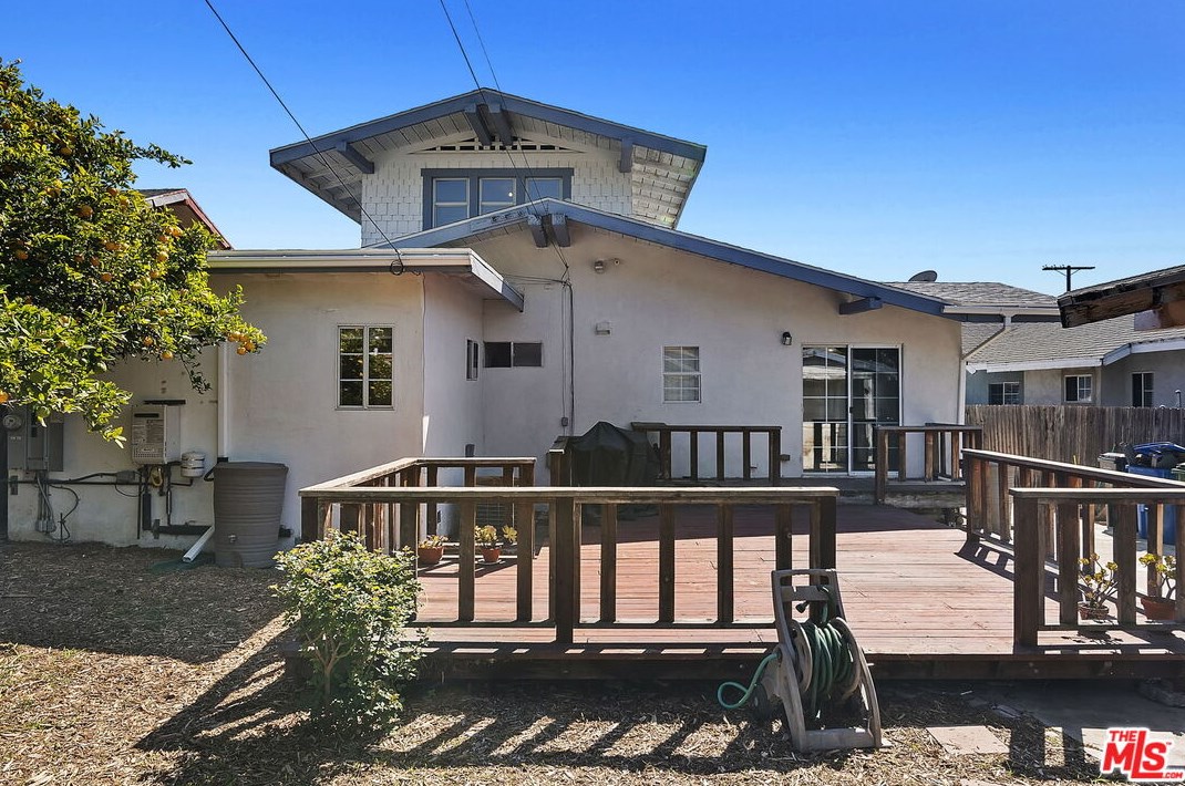 123 Dillon St, Los Angeles CA  90026-4617 exterior