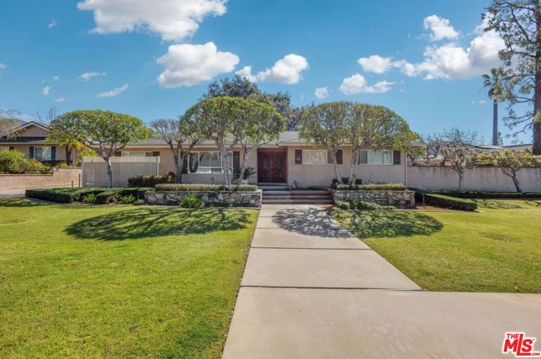 246 Inverness Pl, Glendora, CA 91741-3940