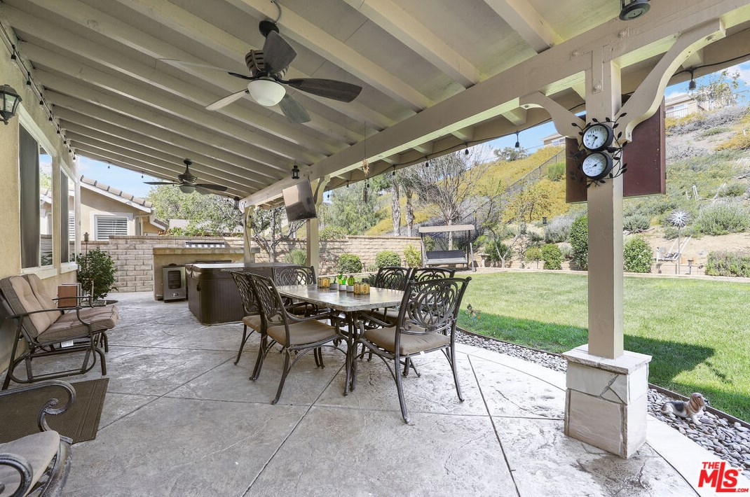 24045 Via Cresta, Santa Clarita, CA 91354