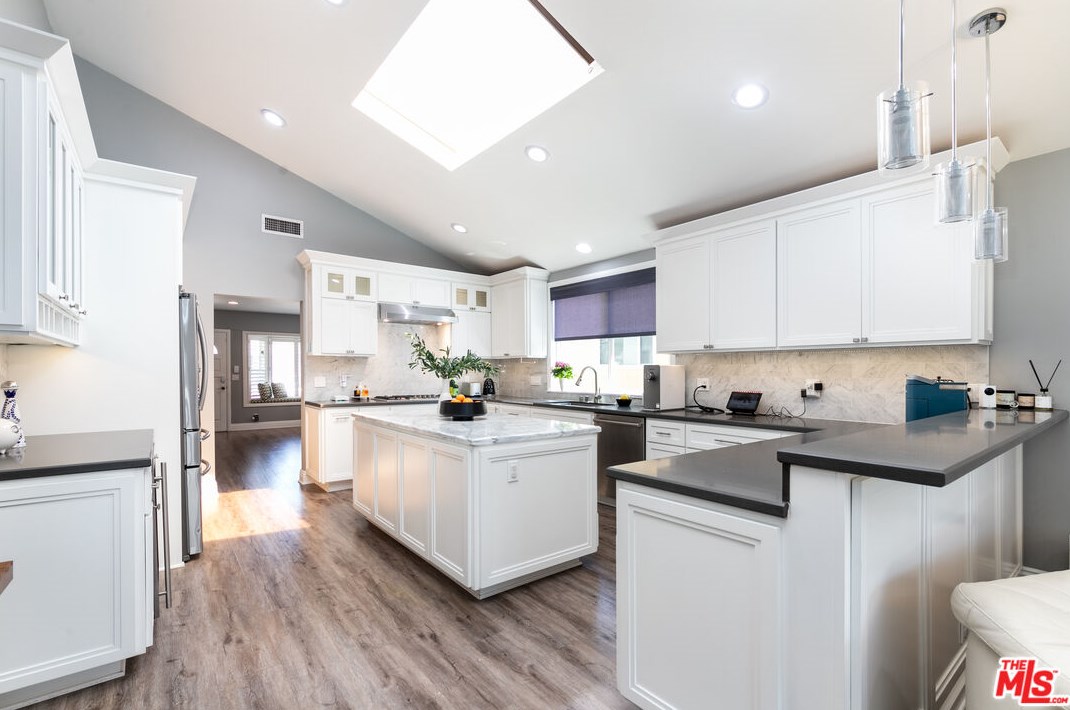 6526 84th St, Los Angeles, CA 90045-2853