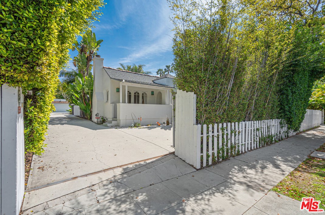 752 N Sycamore Ave, Los Angeles, CA 90038