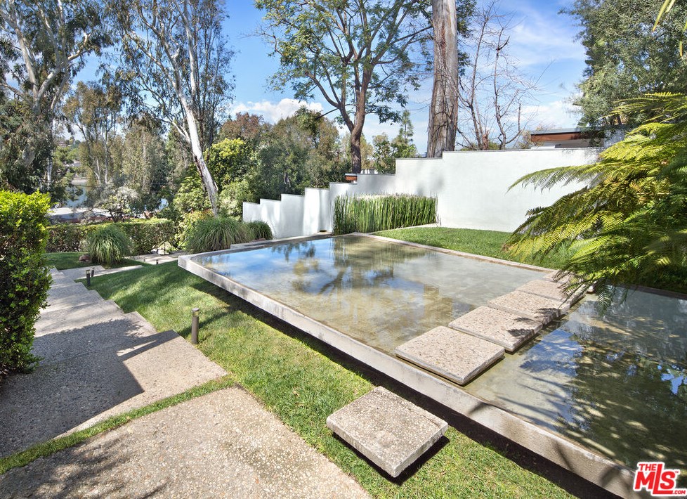 2210 Neutra Pl, Los Angeles, CA 90039-3141