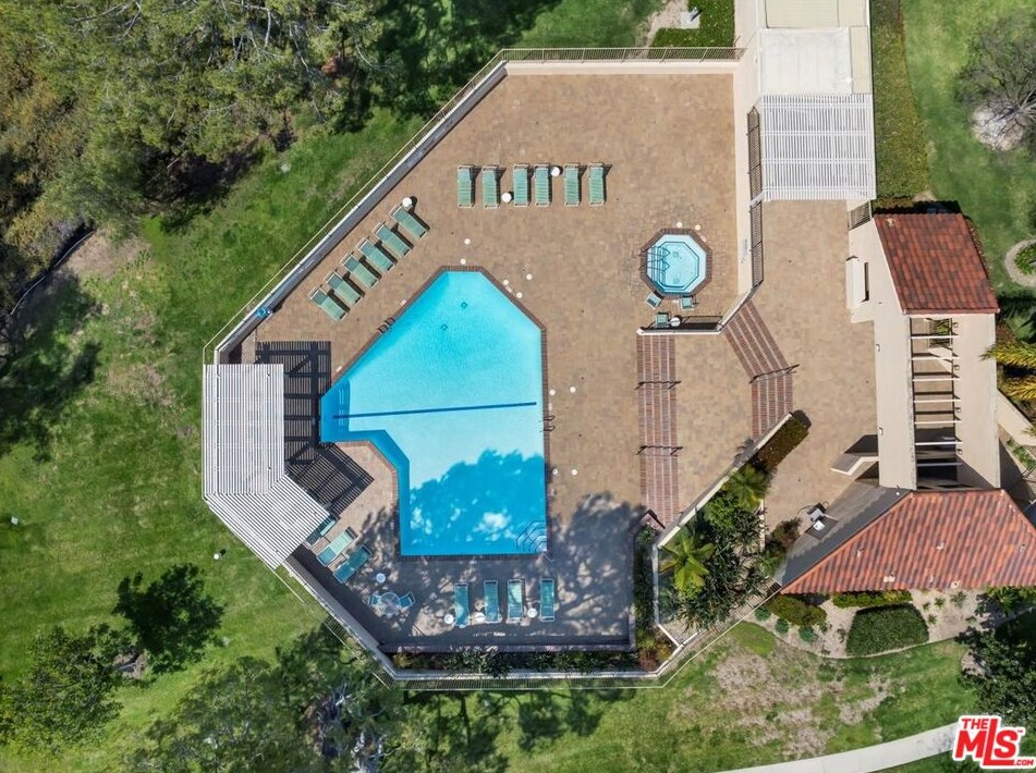 440 Pinehurst Ct, Fullerton CA  92835-2734 exterior