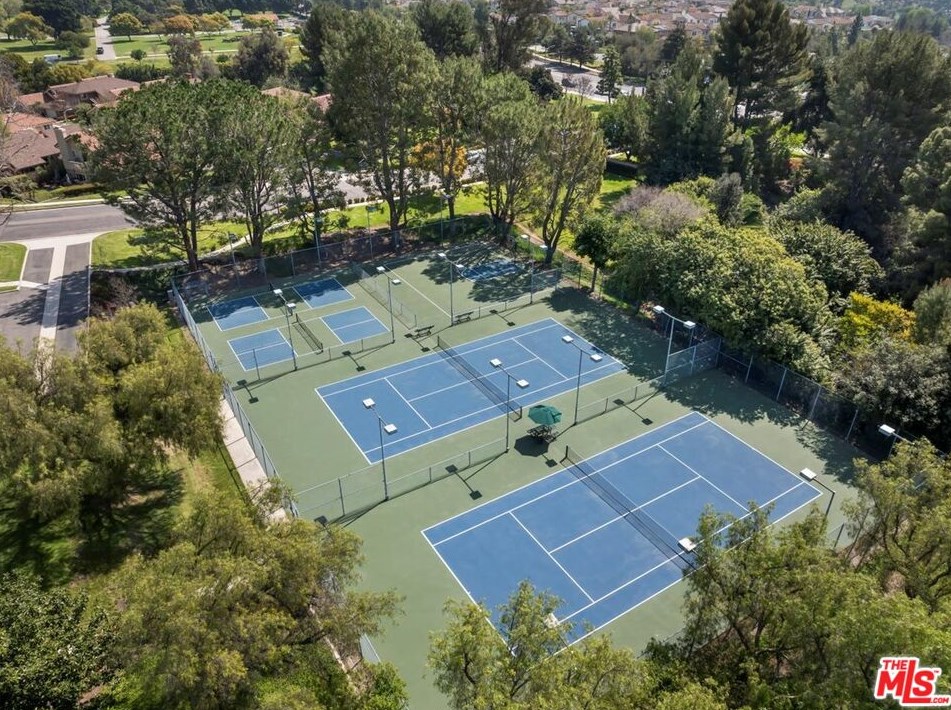 440 Pinehurst Ct, Fullerton CA  92835-2734 exterior