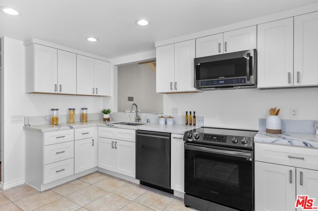 440 Pinehurst Ct, Fullerton CA  92835-2734 exterior