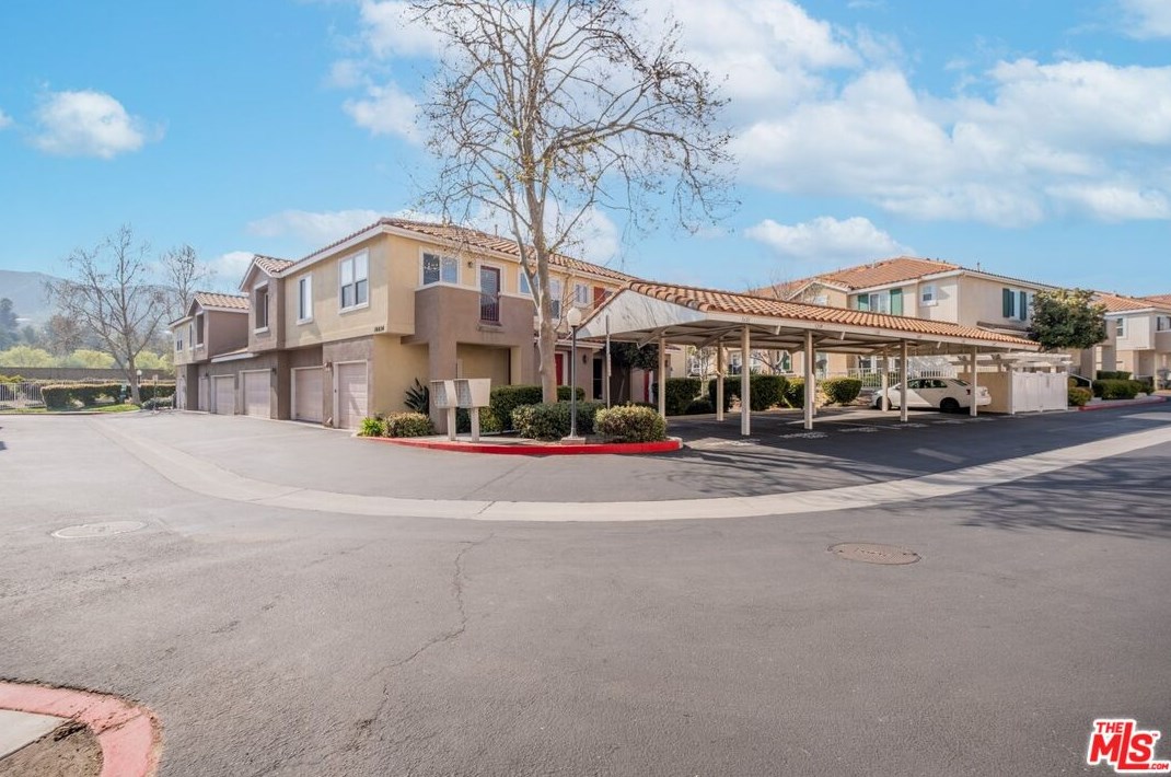 18034 Flynn Dr #5601, Santa Clarita, CA 91387